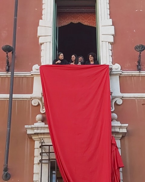iornata Internazionale Eliminazione Violenza Contro Donne Drappo Rosso