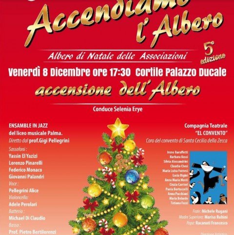 Locandina dell'evento, sfondo rosso, in primo piano un albero adobbato, in alto il titolo 