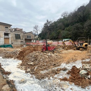 Nella foto un particolare del cantiere del Tacca on lavori per fondamenta