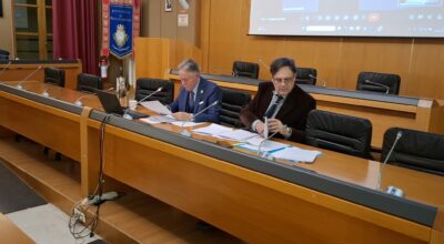 Foto del tavolo della presidenza