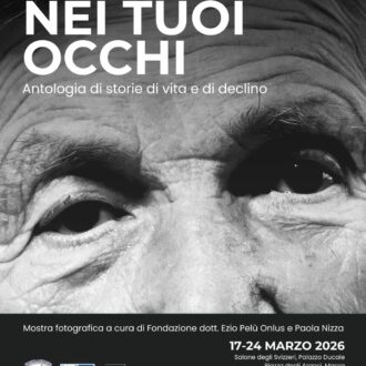 Locandina mostra in bianco e nero, in primo piano una delle foto della mostra con scatto fotografico su occhi, in alto e in basso titolo e info come da comunicato